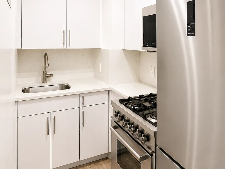 225 E 36th St #16E — Photo 3