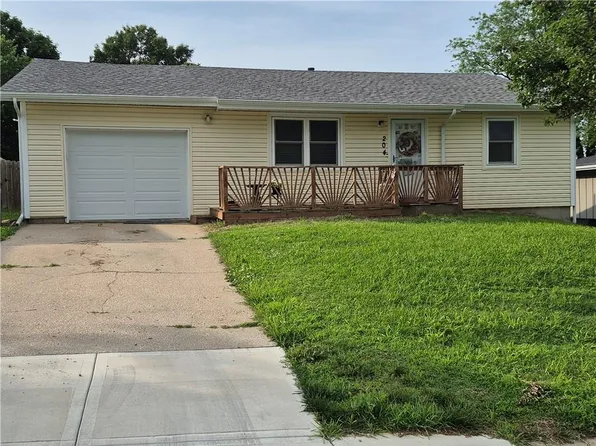 204 Dakota St, Leavenworth, KS 66048
