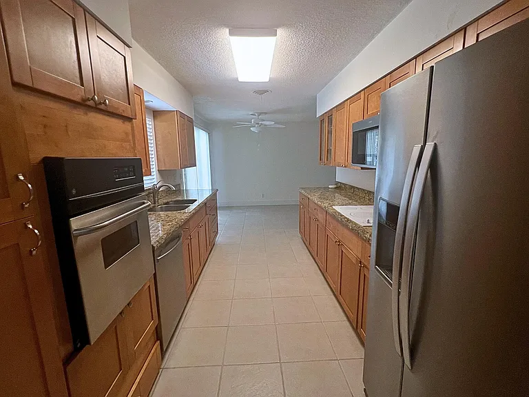 1260 Manor Dr — Photo 46