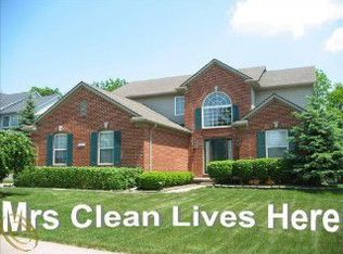 2761 Long Meadow Ln, Rochester Hills, MI 48307
