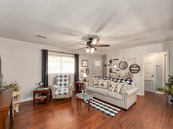 3rd image of 1128 Patty Dr