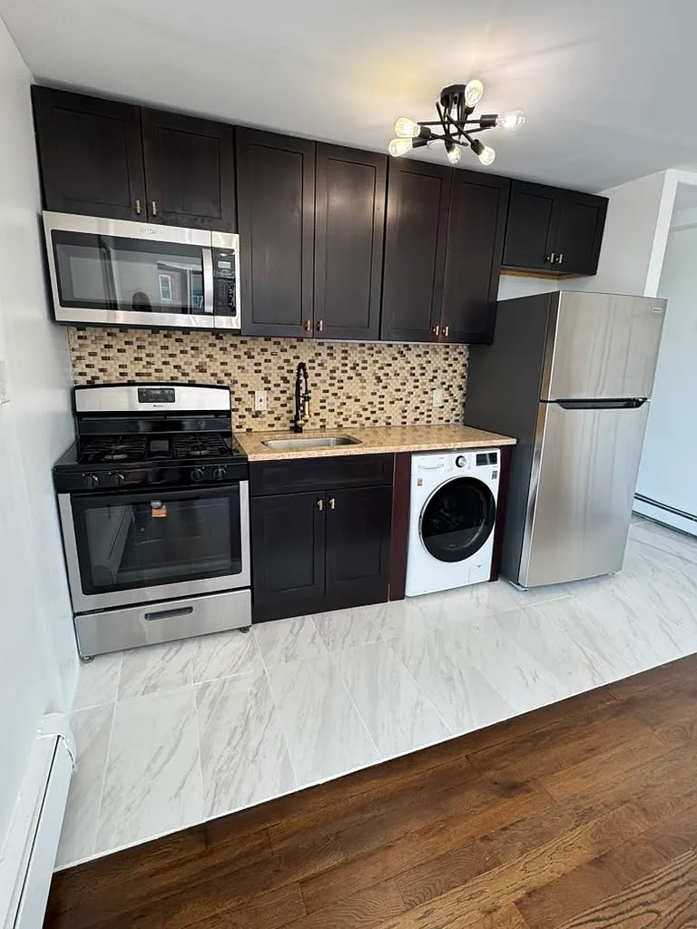1 bed, $2,567 — Photo 3