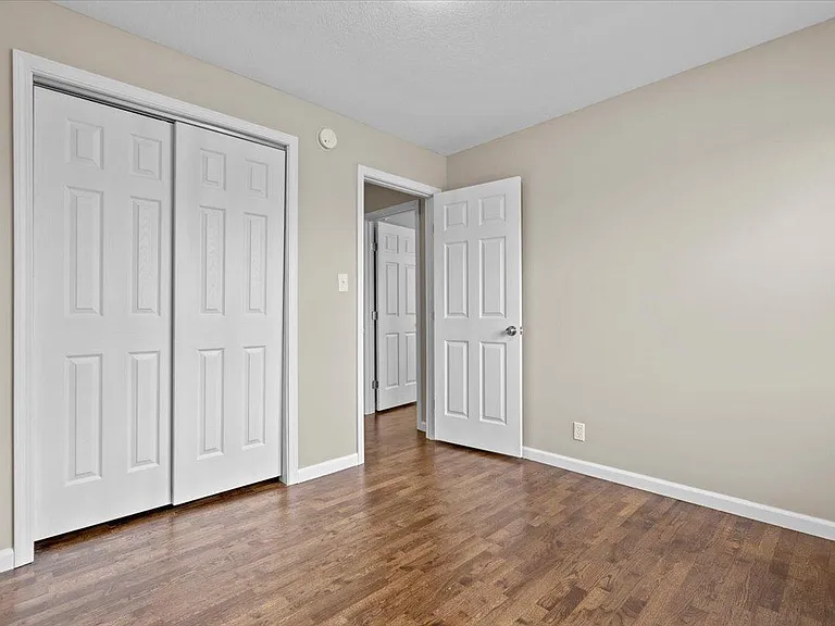 811 Thornton St — Photo 9