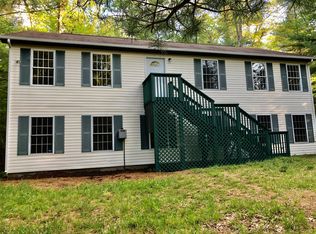 100 Monique Ct, Dingmans Ferry, PA 18328