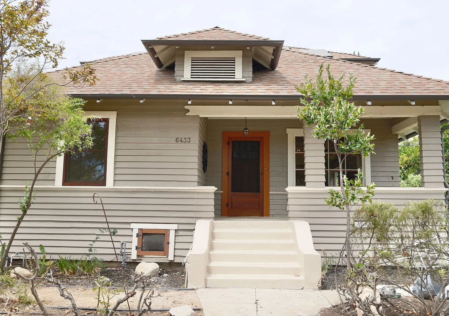 Expansive Highland Park Craftsman Front House with Dreamy English Garden | 4 bedrooms, 2.5 bathro... — Photo 3