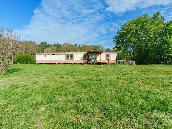 2nd image of 116 Twisted Oak Ln
