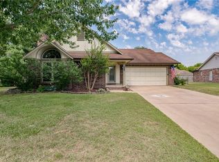 3013 N John Wayne Dr, Fayetteville, AR 72703