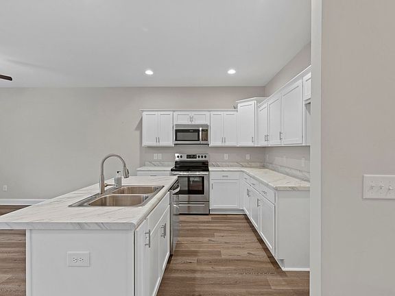 5th image of 341 S Stingray Ln