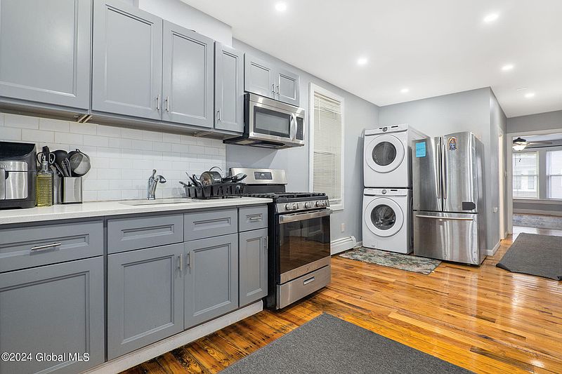 5th image of 500 Hudson Avenue