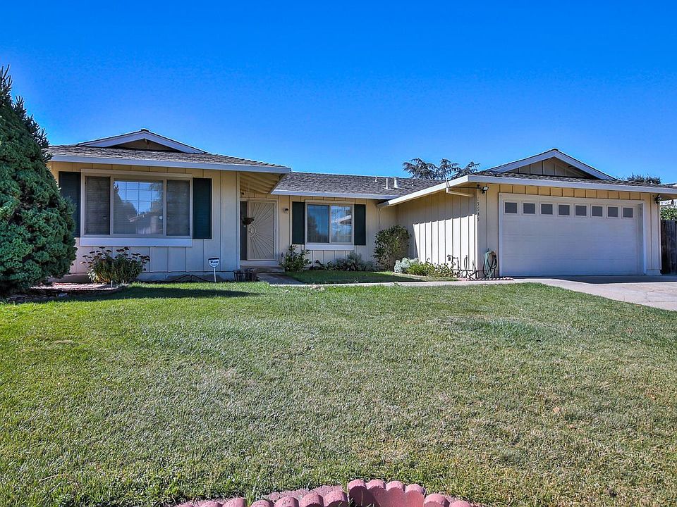 1st image of 15635 La Bella Ct