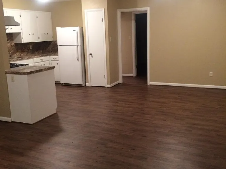 221 Mitchell St — Photo 4