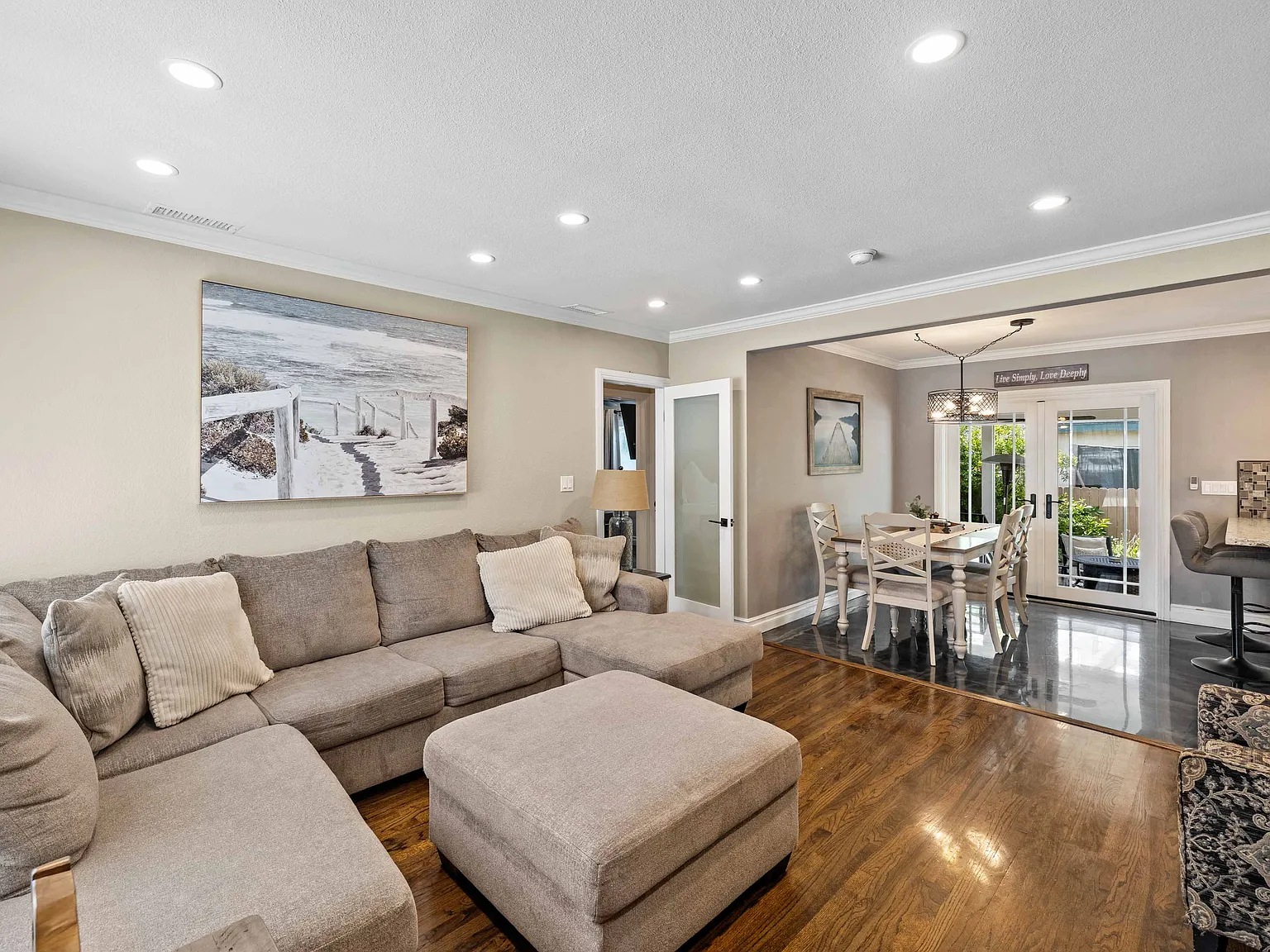 3 bed, 2.5 bath, 1120 sqft, $6,450 — Photo 4