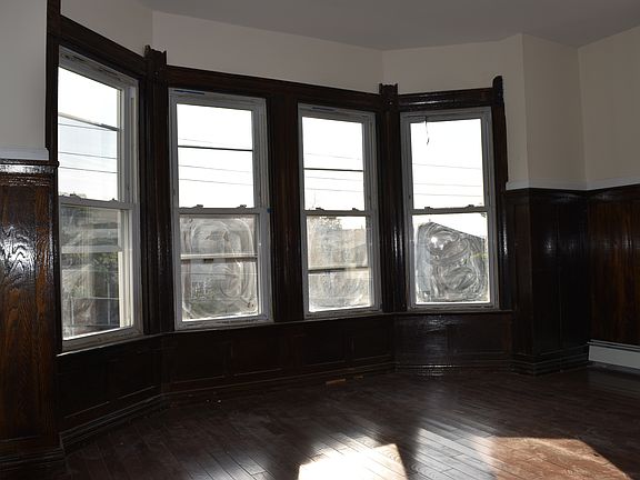 5th image of 157 Glenwood Ave #2