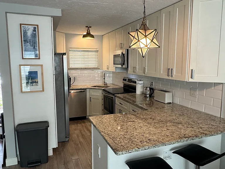2155 Wood St #B6 — Photo 2
