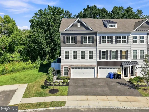 65 Autumn Park Dr, Medford, NJ 08055