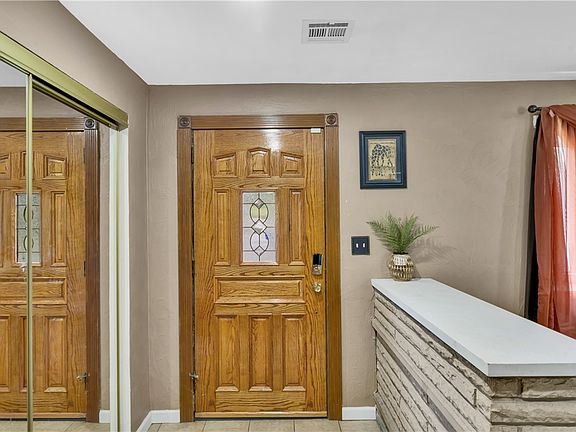 5th image of 321 Saint Moritz Dr