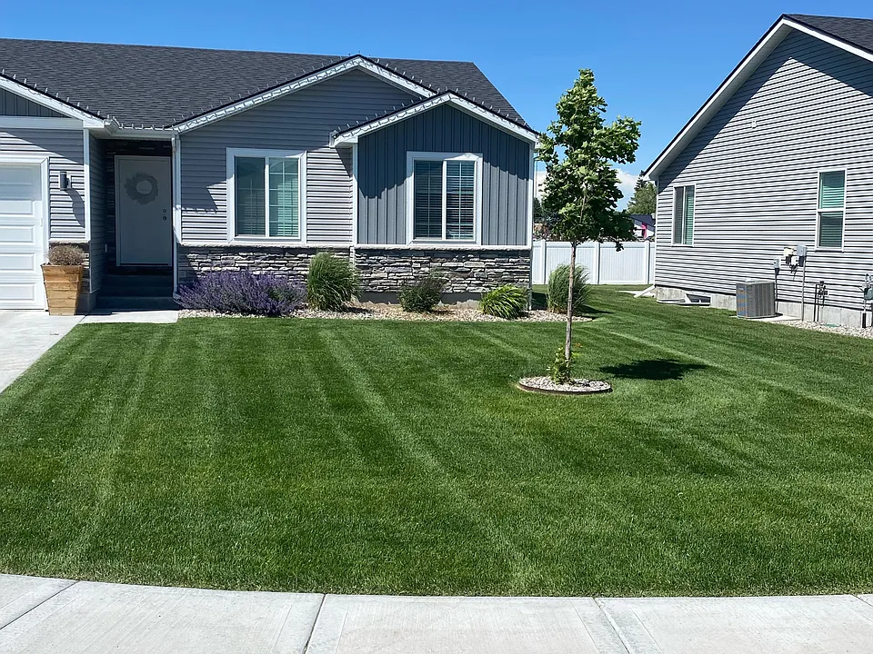 3287 E Kathaway Ln