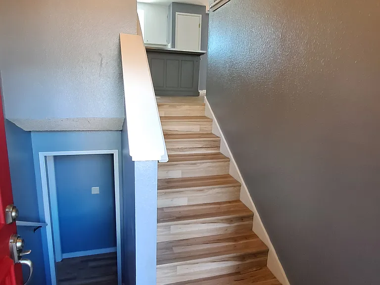 1316 S Woodlawn St — Photo 8