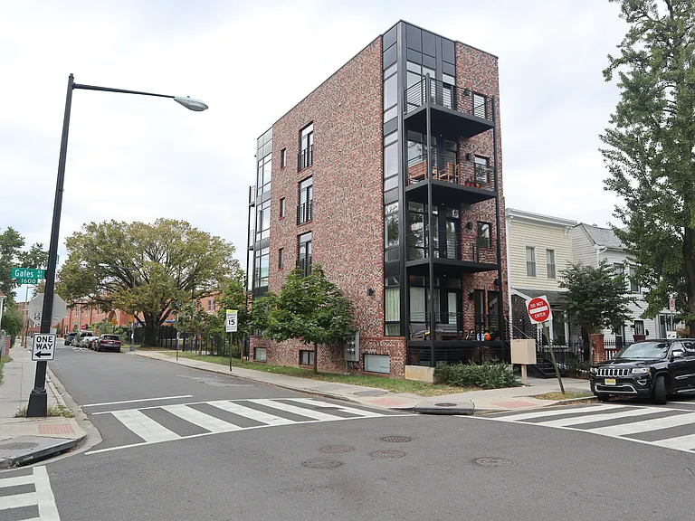 1537 Gales St NE #3A — Photo 16
