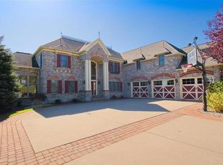 454 Saint James Ct, Nazareth, PA 18064