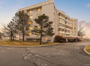 43100 Twelve Oaks Crescent Dr APT 2033, Novi, MI 48377