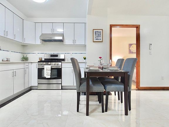 3rd image of 10838 41st Ave APT 3A