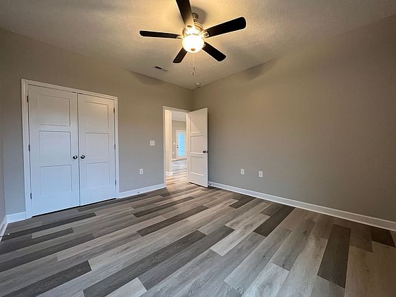 4th image of 2667 Cedrus Ave