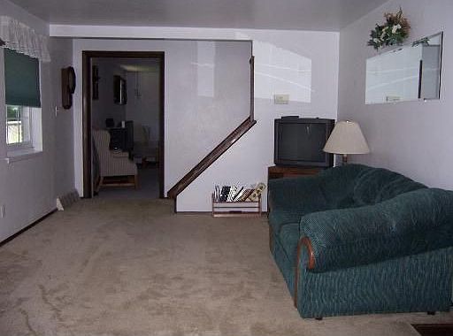 2nd image of 825 Maine St