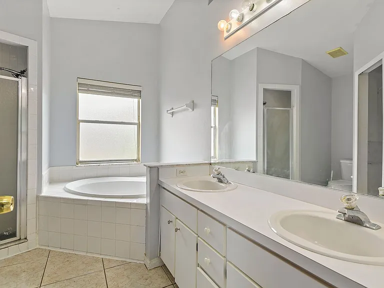 301 S Capen Ave — Photo 18
