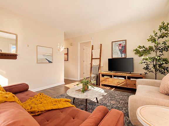 4th image of 1208 W Murray Ave