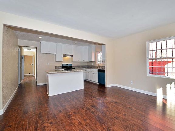 3rd image of 5934 Balmoral Dr
