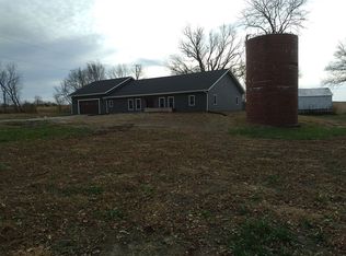 24905 Easton Rd, Easton, KS 66020