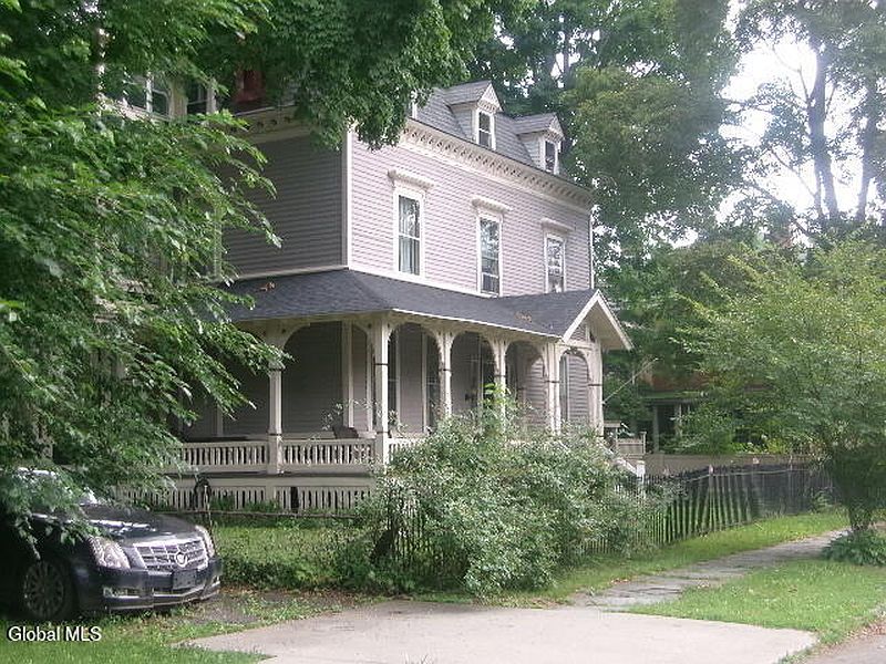 2nd image of 558 3rd Avenue