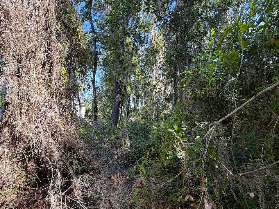 2nd image of 899 SE Evergreen Dr