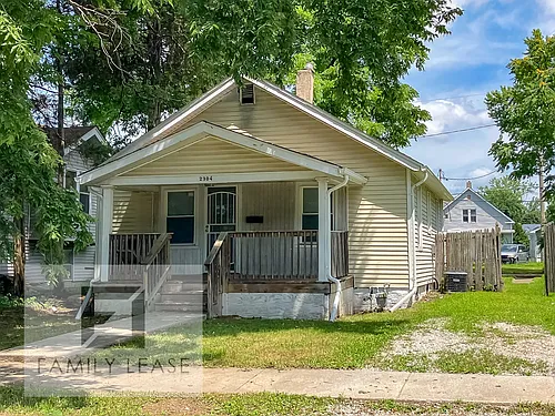 2304 E Prairie St Photo 1