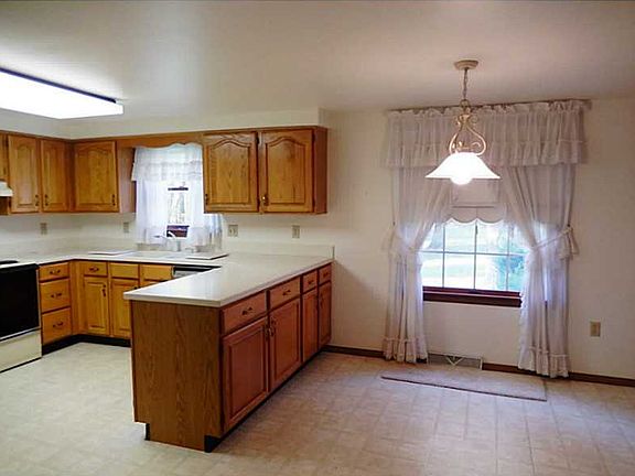 4th image of 3140 McClellan Dr