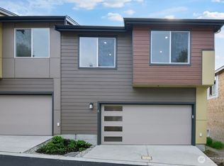 Senderos, Kirkland, WA 98034