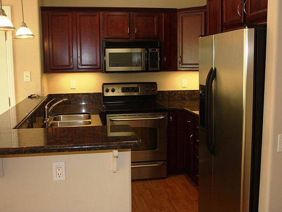 Kitchen, granite & stainless