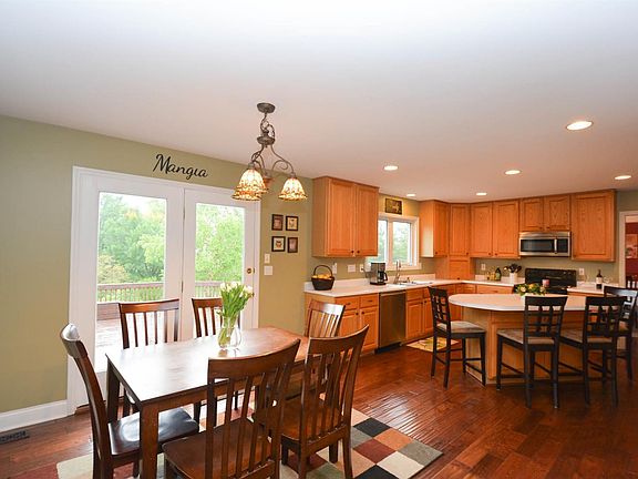 4th image of 7910 Yellowwood Dr