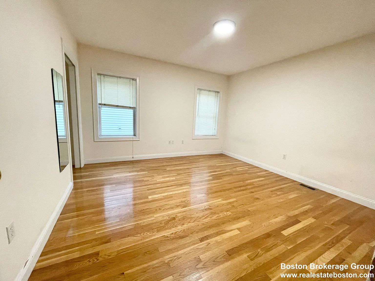 4 bed, 1.0 bath, $3,800 — Photo 3