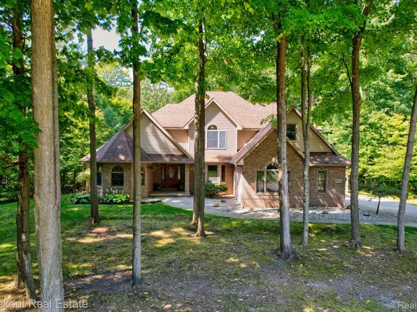 9763 Beech Tree Ln, Frankenmuth, MI 48734