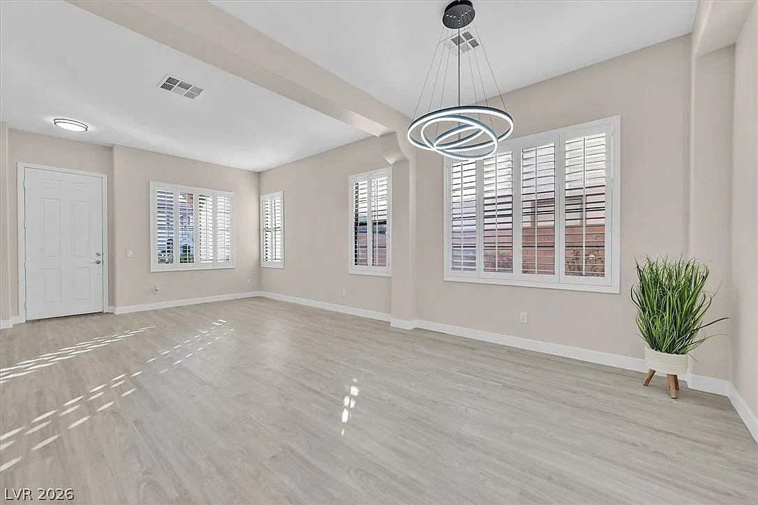 4 bed, 3.0 bath, 2503 sqft, $4,345 — Photo 3