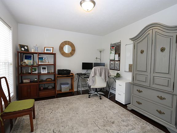 4th image of 52378 Greenfield Manor Dr