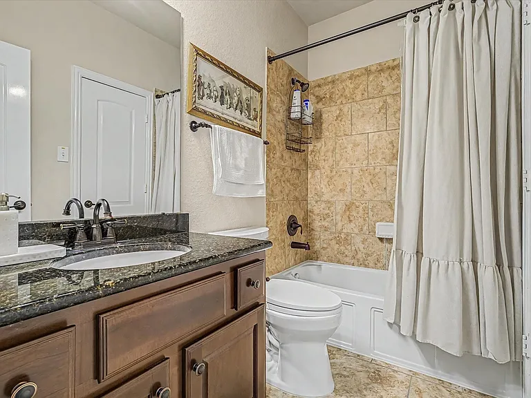 102 N Victoriana Cir — Photo 34