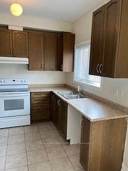 Brampton House for rent - 3 Bedrooms — photo 25