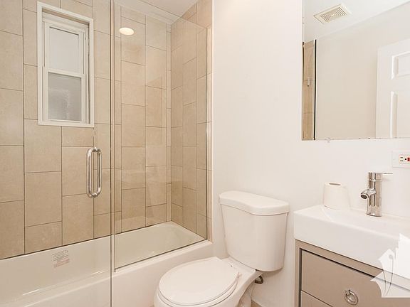 4th image of 2426 W Iowa St #Sff