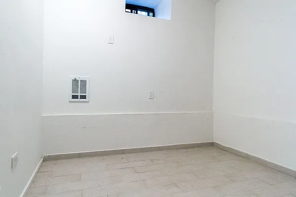Rented by EXR | media 25