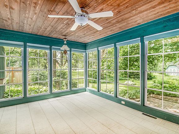 4th image of 7S150 Thornapple Dr