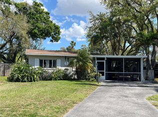 10627 105th St, Largo, FL 33773
