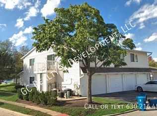 326 Palisades Point, Schaumburg, IL 60194